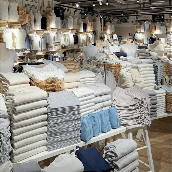 brandy melville mystery box 🖤 CLOSET CLEAN OUT SALE! - Picture 7 of 8